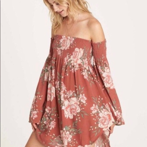 Billabong Dresses & Skirts - Billabong night fox off the shoulder dress